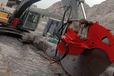 挖機巖石鋸廣西調試