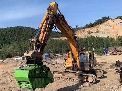挖機破碎斗奔赴牡丹江服務客戶